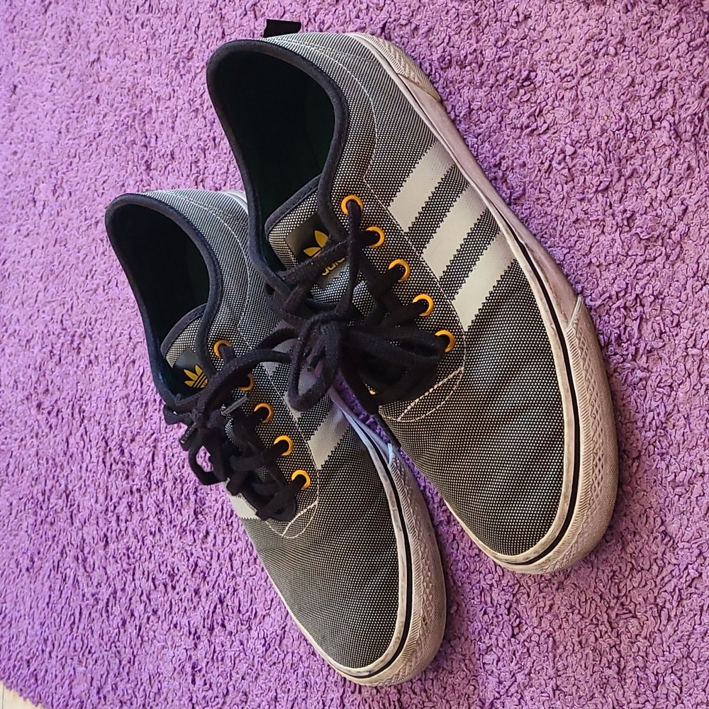 Adidas Sneakers